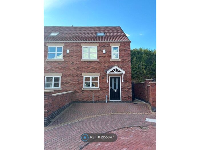3 Bedroom Semi-Detached House To Rent In Harris View, Epworth, Doncaster, DN9