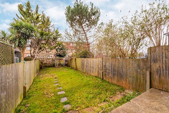 3 Bedroom Terraced House To Rent In Gladstone Road, Surbiton, KT6