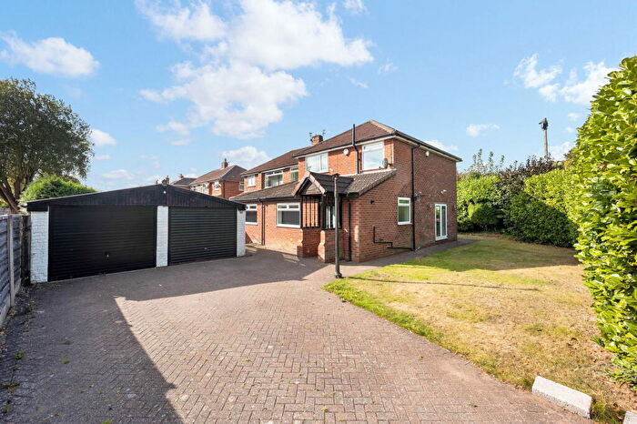 4 Bedroom Semi-Detached House For Sale In Shrewsbury Road, Sale, M33