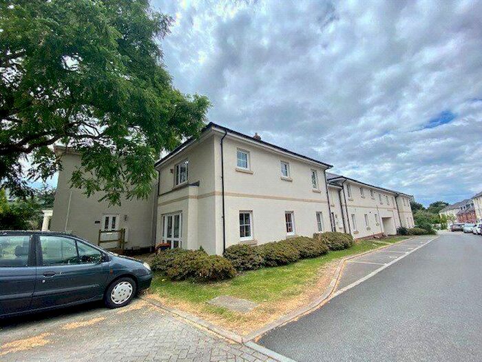 2 Bedroom Flat To Rent In Colby Street, Southampton, Hampshire, SO16