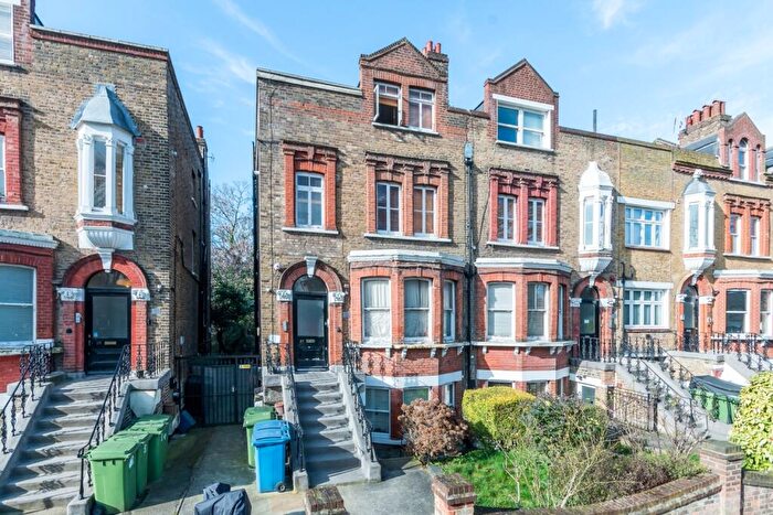 Flat To Rent In The Gardens East Dulwich, SE22