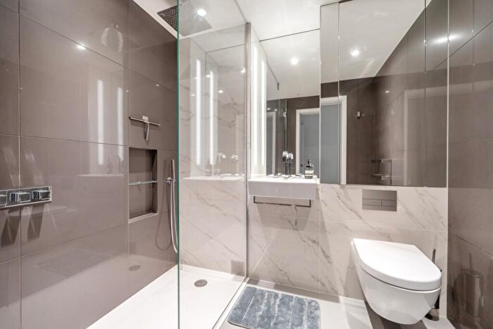 2 Bedroom Flat For Sale In Marsh Wall London, E14