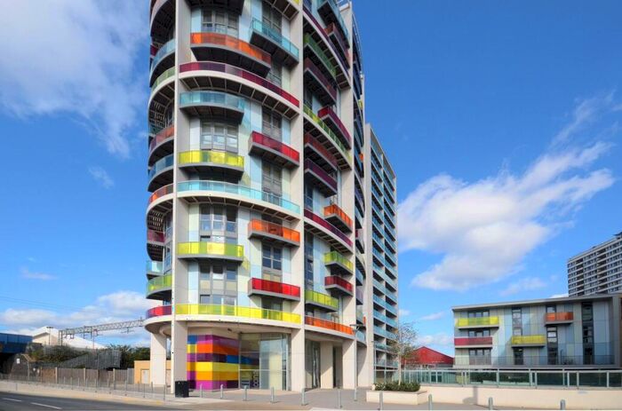 2 Bedroom Flat To Rent In Stratford, Stratford, London, E15