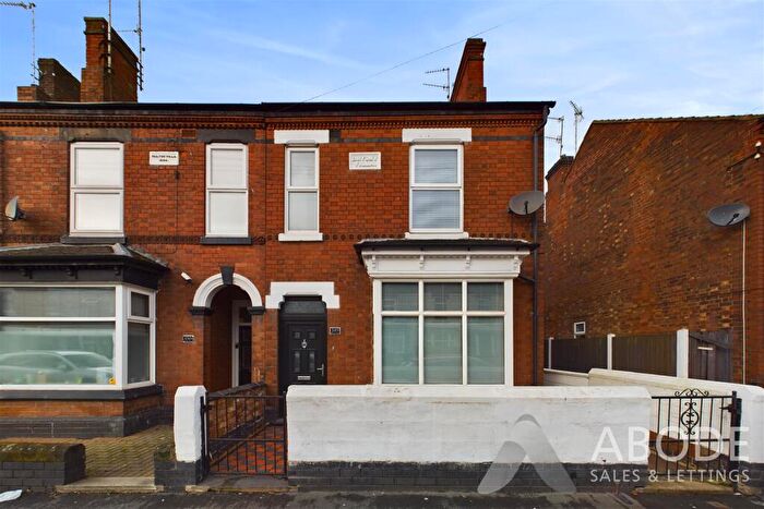 3 Bedroom Semi-Detached House For Sale In Shobnall Street, Burton On Trent, DE14