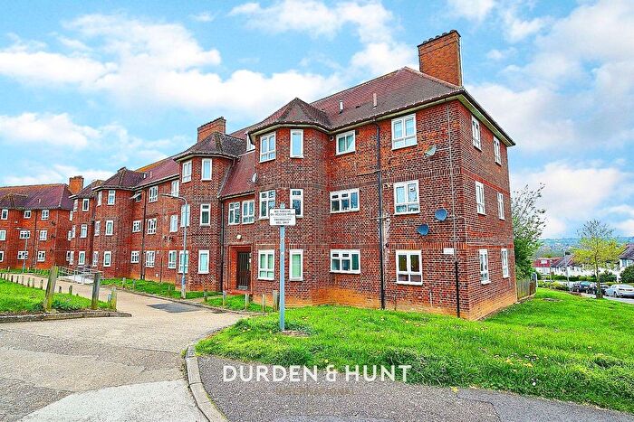 3 Bedroom Flat For Sale In Vicarage Road, Woodford Green, IG8