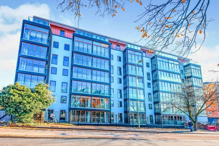 Apartment To Rent In Grandview, GU14