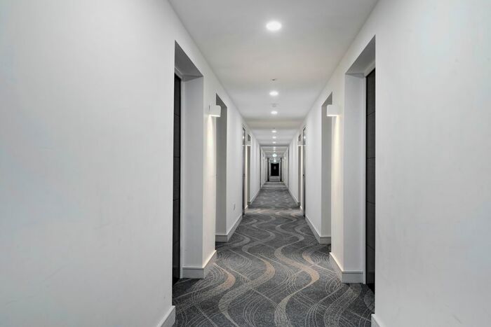 1 Bedroom Flat To Rent In Tolworth Tower, Ewell Road, Surbiton, KT6