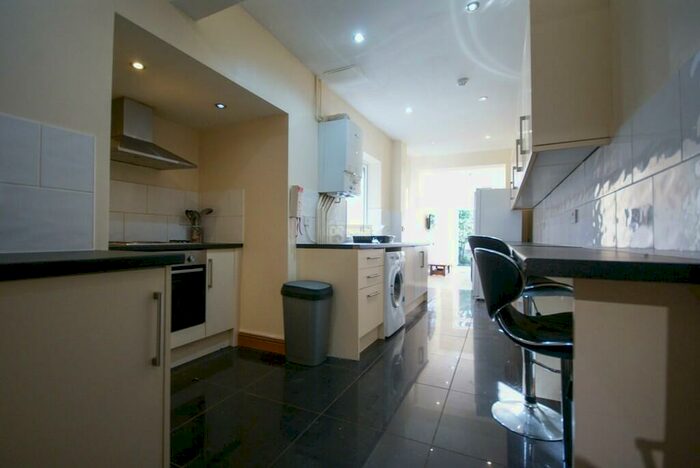 6 Bedroom Terraced House To Rent In Coronation Road, Selly Oak - Student Property, B29