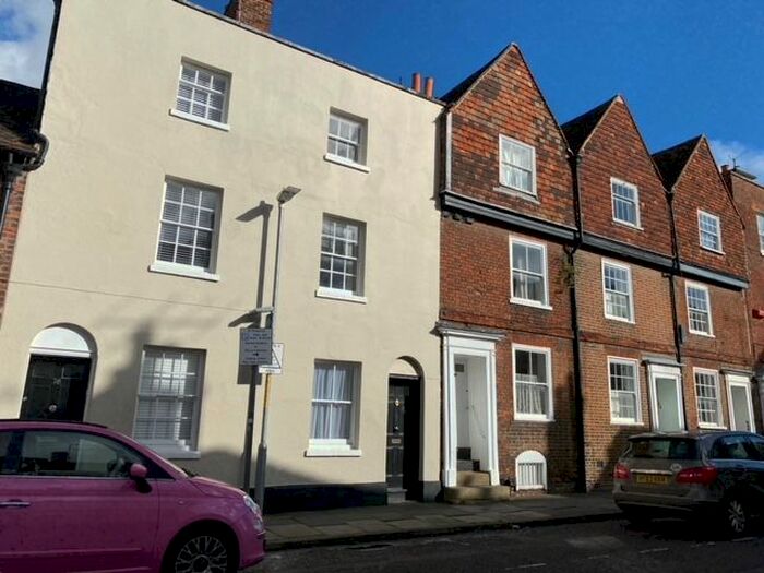 3 Bedroom Property To Rent In Broad Street, Canterbury, CT1