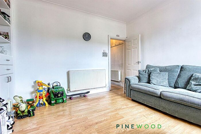 2 Bedroom Terraced House For Sale In Wharf Lane, Chesterfield, Derbyshire, S41