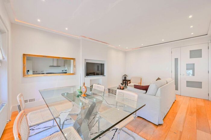 2 Bedroom Flat To Rent In Cornwall Gardens, South Kensington, London, SW7