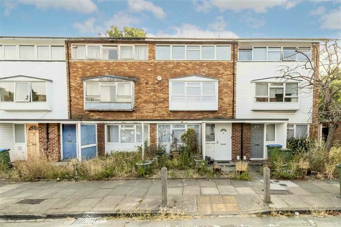 2 Bedroom Maisonette To Rent In Fairby Road, London, SE12