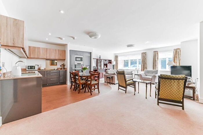 2 Bedroom Flat For Sale In Addington Road, Croydon, South Croydon, CR2