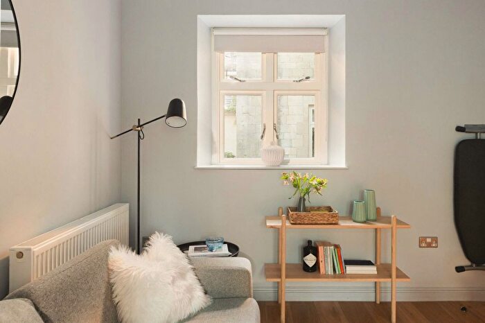 1 Bedroom Flat To Rent In City Centre, BA1