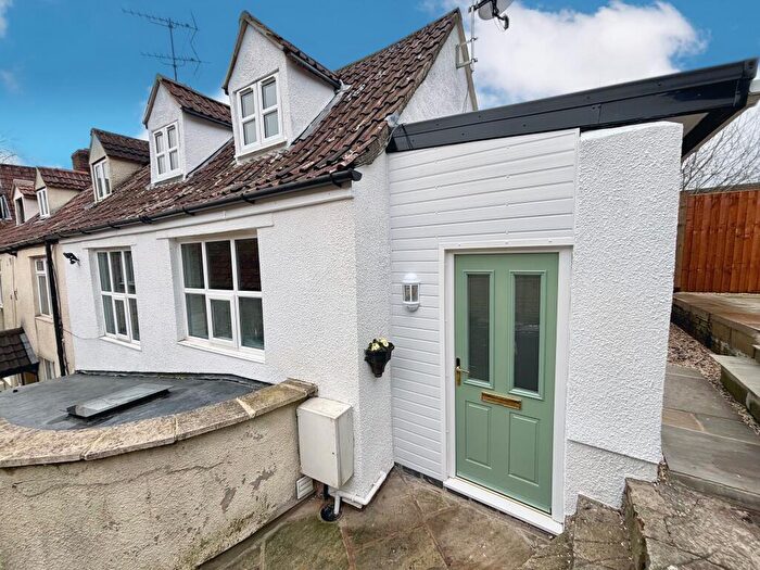 1 Bedroom House To Rent In Silver Street, GL11