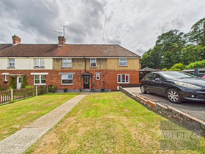 3 Bedroom End Of Terrace House For Sale In Senlac Gardens, Battle, TN33