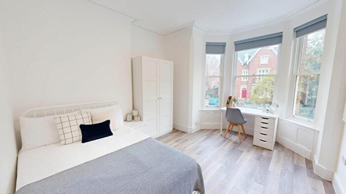 2 Bedroom Flat To Rent In Burns Street, NG7