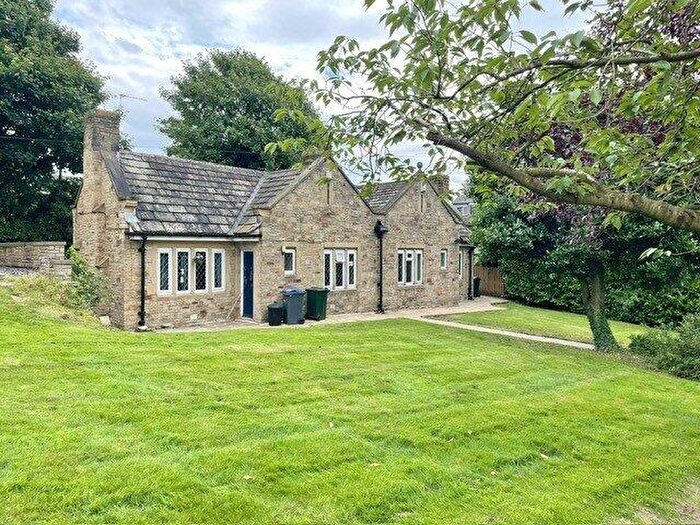 1 Bedroom Bungalow To Rent In Ashwell Road, Manningham, Bradford, West Yorkshire, BD8