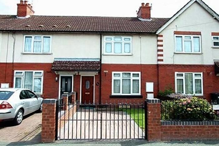 2 Bedroom Property To Rent In Wood End Road, Wednesfield, Wolverhampton, WV11