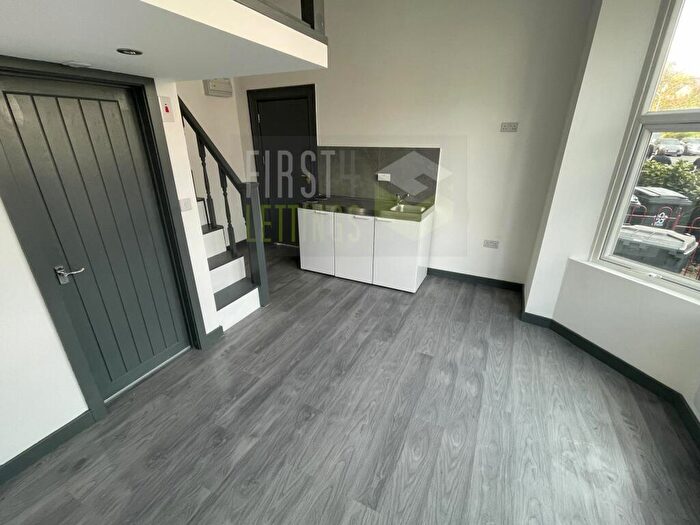 Studio To Rent In Queens Road, Clarendon Park, LE2