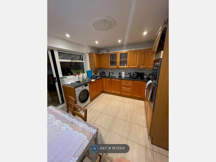 1 Bedroom Property To Rent In Young Road, London, E16