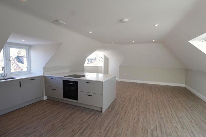 2 Bedroom Flat To Rent In Bargates, Christchurch, BH23