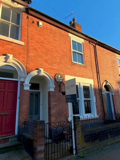 4 Bedroom House To Rent In West Avenue, Derby, DE1