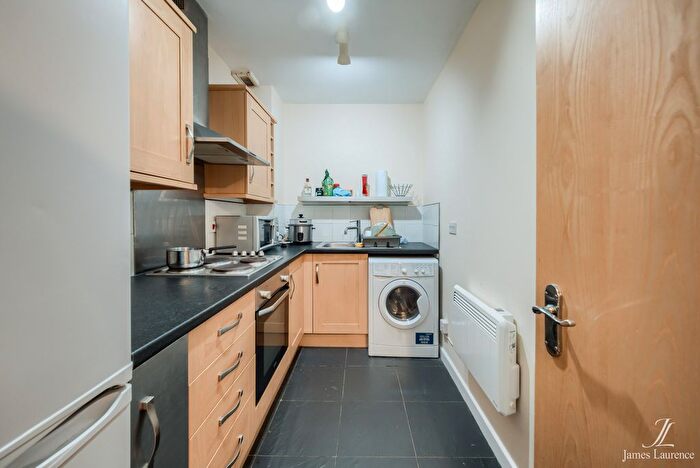 1 Bedroom Flat For Sale In Hallmark Apartments, Newhall Hill, Jewellery Quarter, B1