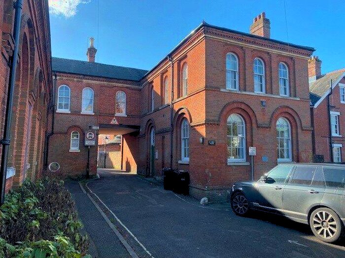 2 Bedroom Apartment To Rent In Romsey, Hampshire, SO51