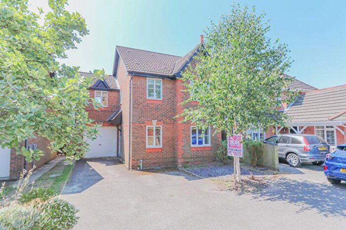 4 Bedroom Detached House For Sale In Anglers Way, Southampton, SO31