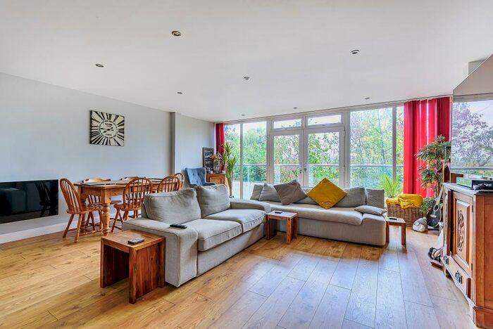 3 Bedroom End Of Terrace House To Rent In Hereford, Herefordshire, HR4