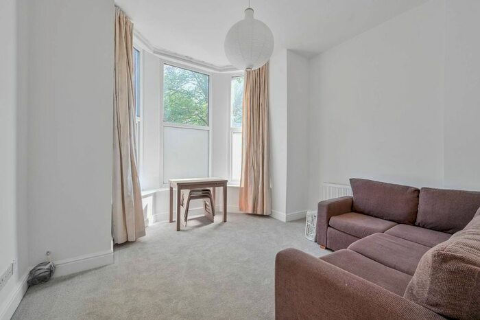 1 Bedroom Flat To Rent In Christchurch Road, Tulse Hill, London, SW2