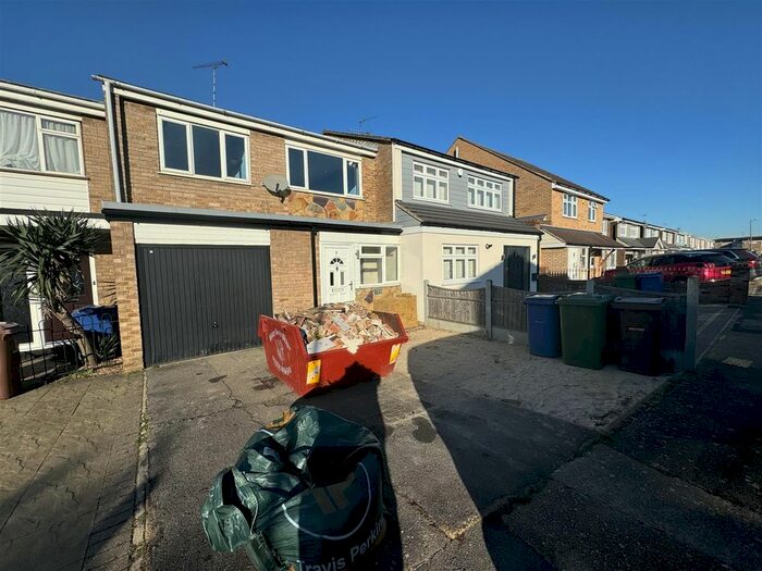 3 Bedroom Terraced House To Rent In Sandringham Close, Corringham, Stanford-Le-Hope, SS17