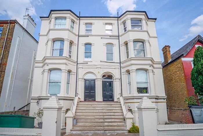 2 Bedroom Flat For Sale In Wykeham Mansions, Rosendale Road, Dulwich, SE21