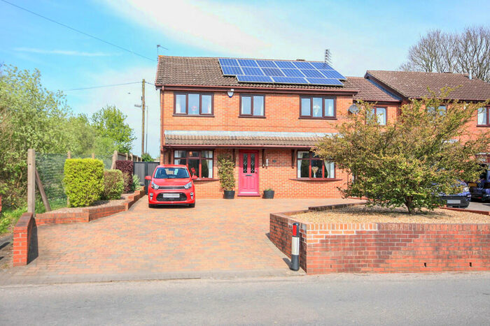 4 Bedroom Detached House For Sale In Coalpit Hill, Talke, Stoke-on-Trent, ST7