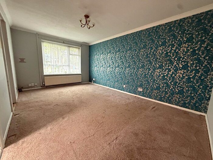 2 Bedroom Semi-Detached Bungalow For Sale In Sengana Close, Botley, Southampton, SO30