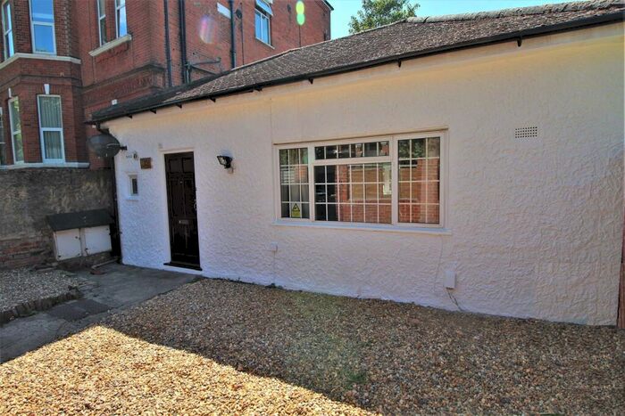 2 Bedroom Detached House To Rent In Fordwych Road, London, NW2