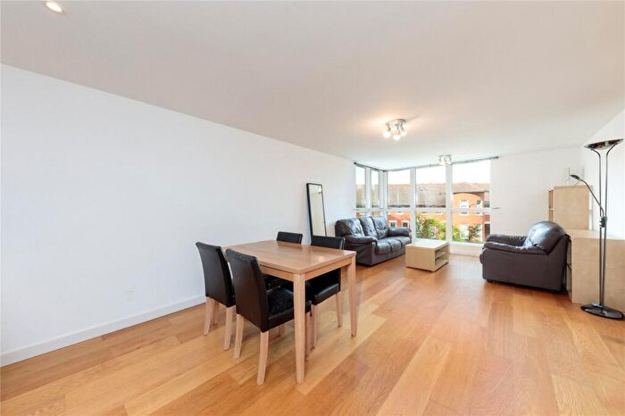 2 Bedroom Flat To Rent In Dovecote House, Water Gardens Square, SE16
