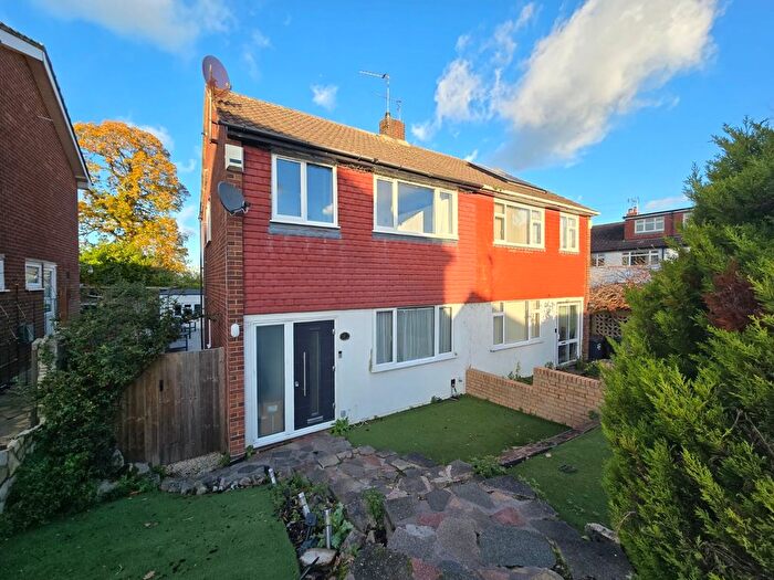3 Bedroom Semi-Detached House To Rent In Woodlands Park, Bexley, Kent, DA5