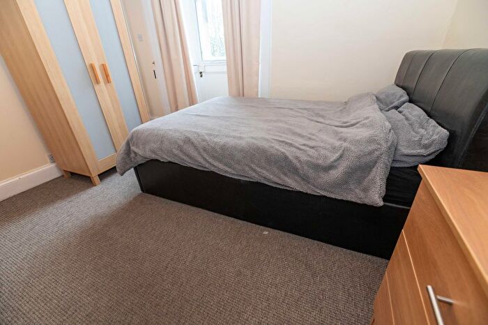 2 Bedroom Flat To Rent In Dalkeith Road, Edinburgh, EH16