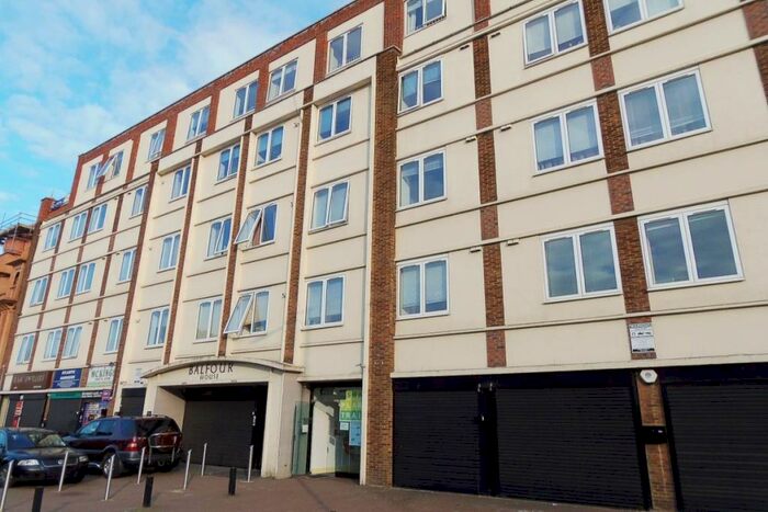 2 Bedroom Apartment To Rent In High Road, Ilford, Essex, IG1