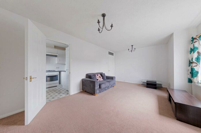 1 Bedroom Apartment To Rent In Franklin Way, Croydon, CR0