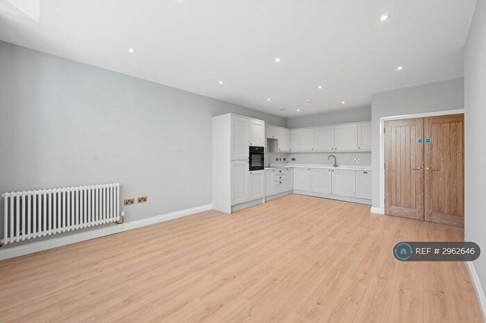 2 Bedroom Flat To Rent In Croxteth Road, Liverpool, L8