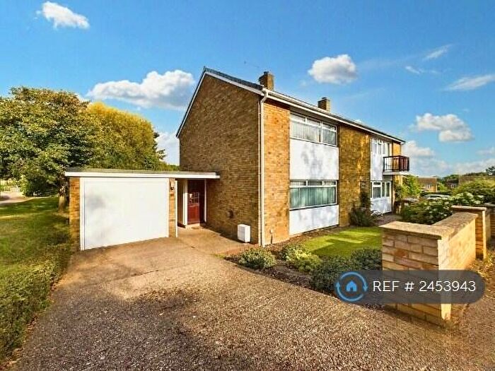 3 Bedroom Semi-Detached House To Rent In Birch Drive, Hatfield, AL10