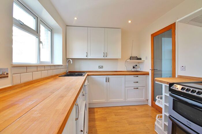 3 Bedroom Semi-Detached House To Rent In Hall Road, Isleworth, TW7
