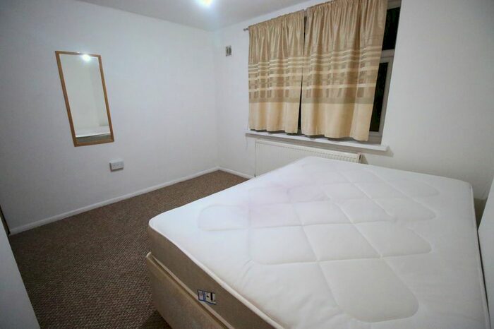 1 Bedroom Terraced House To Rent In St. Stephens Road, Hounslow, Greater London TW3