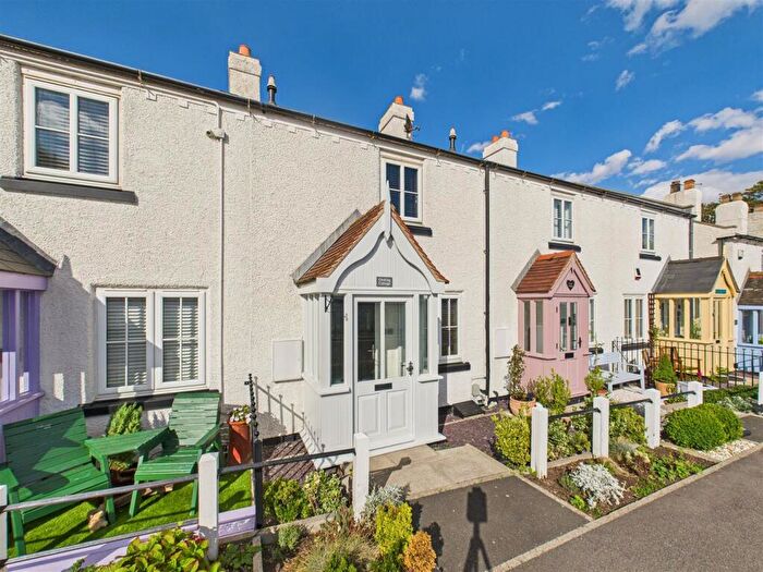 2 Bedroom Terraced House For Sale In Cliff Road, Hessle, HU13