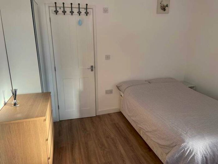 Flat To Rent In London Road, Warmley, Bristol, BS30