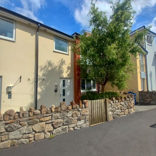 3 Bedroom Semi-Detached House To Rent In Garth Road, Bangor, LL57