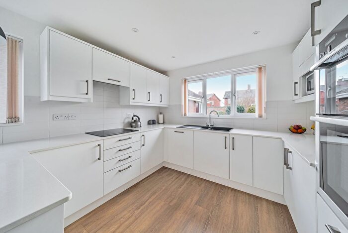 4 Bedroom Detached House For Sale In Peile Drive, Taunton, TA2